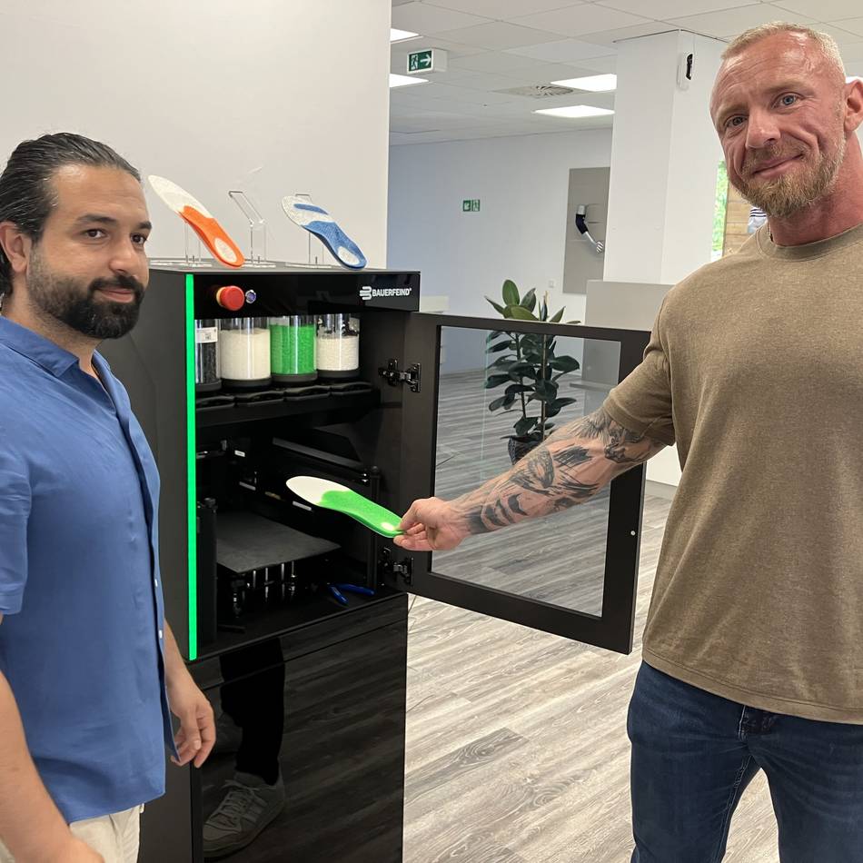 Orthopädiertechnik in Wermelskirchen: KI analysiert den Gang, die Einlagen kommen aus dem 3D-Drucker