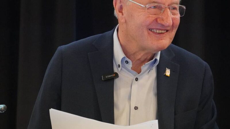 Friedhelm Julius Beucher – umtriebig und sozial: Merkels „politisches Schlachtross“ wird 80