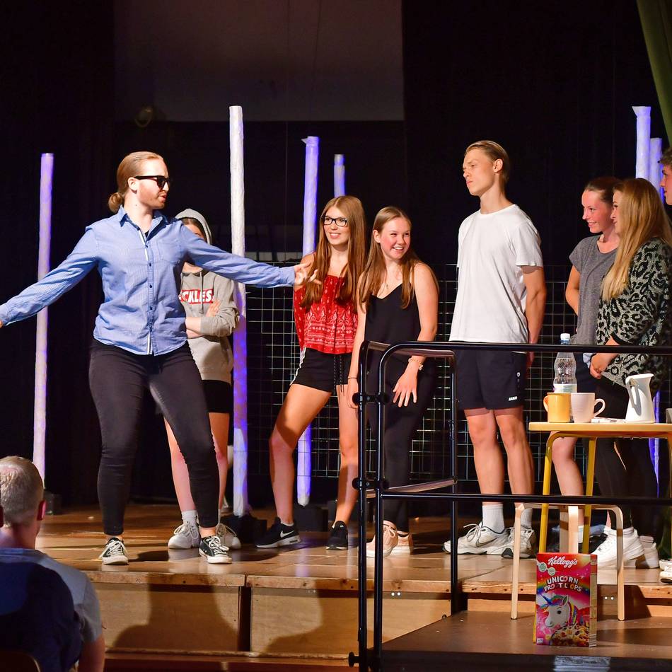 Gymnasium Kevelaer: Literaturkurs präsentiert bewegende Aufführung im Konzert- und Bühnenhaus