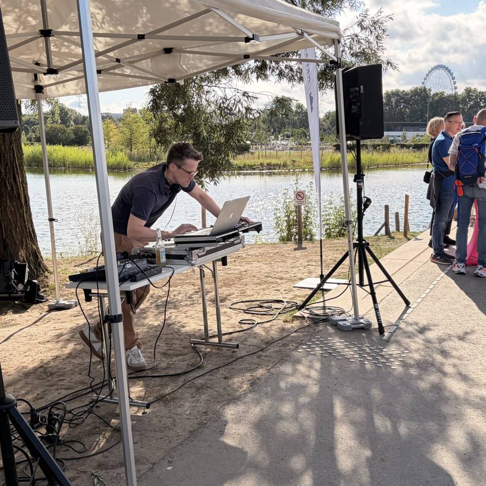 „Sundowner am See“ feiert gelungene Premiere in Neuss: „Man kann hier einfach runterkommen“