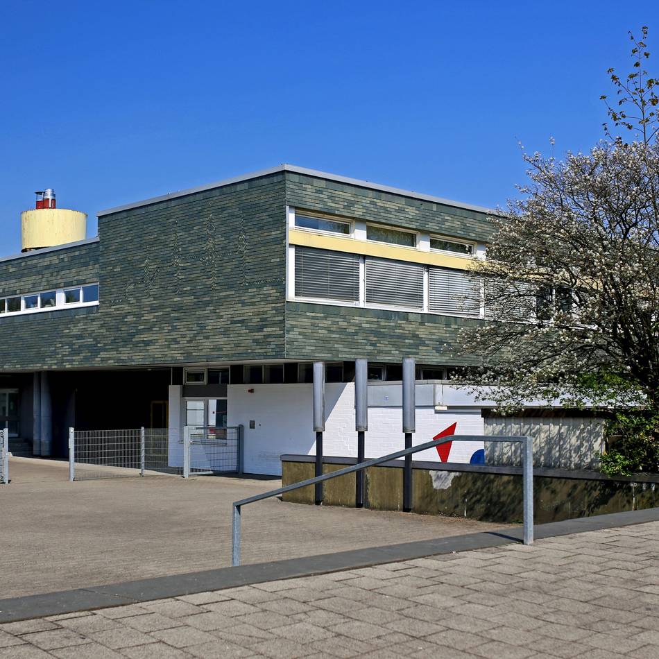 Baustellen in Radevormwald: Drei Baustellen sollen bis zum Schulstart vorankommen