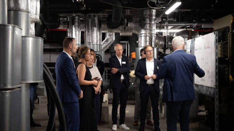 Ministerin besucht Radevormwalder Firma Gira: „Wer Heizung, Strom und Technik intelligent vernetzt, spart bares Geld“