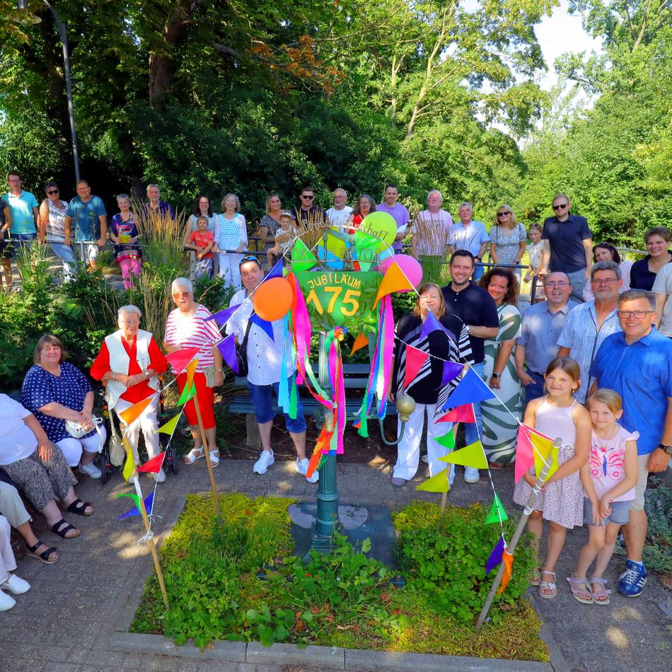 Tradition in Rheinberg:  Pumpennachbarschaft Orsoyer Tor feiert 175. Geburtstag