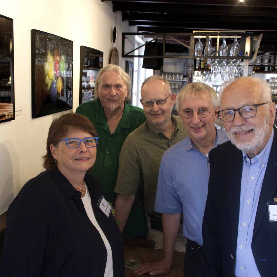 Neue Ausstellung in Rheinberg-Vierbaum: 33 Mal experimentelle Fotografie im Schwarzen Adler