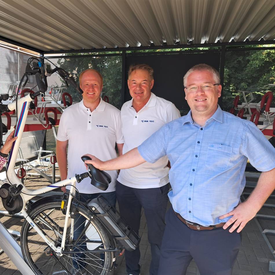 Nahmobilität in Jüchen: Neue Fahrradgarage bietet 40 Plätze für Pendler in Hochneukirch