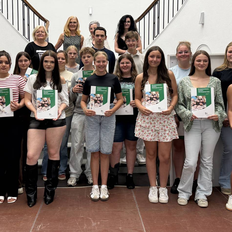 Zertifikat für Hückeswagener Real-und Hauptschüler: Mit dem Sozialführerschein in die Sommerferien