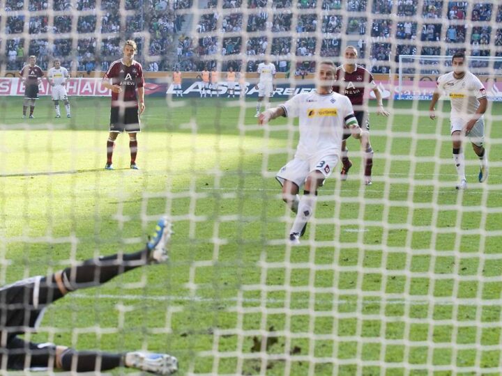 Abwehrspieler ist erster Schütze: Wer zu einem Borussia-Elfmeter antreten kann, wenn Diks mal fehlt