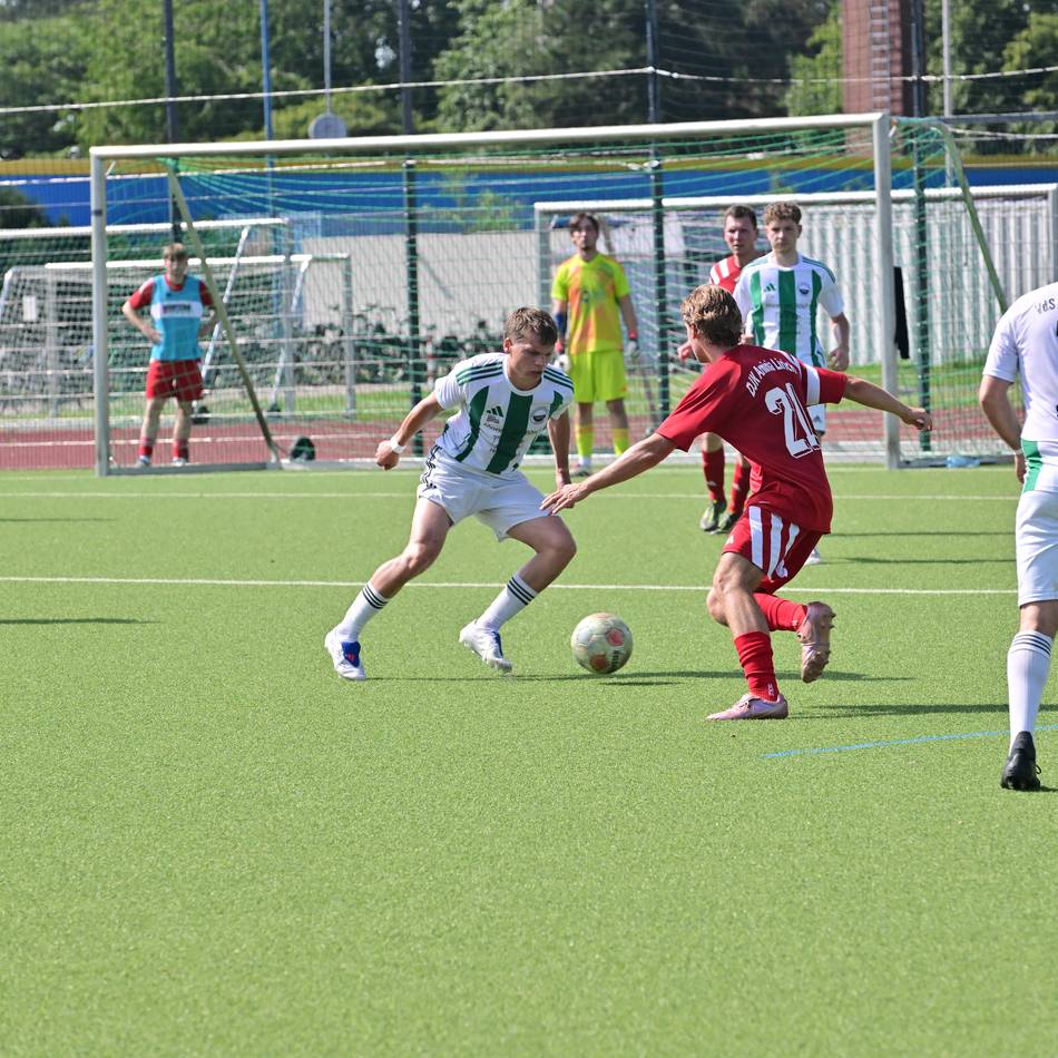 Sportanlagen in Dormagen: Fortschritte und Geduldsproben