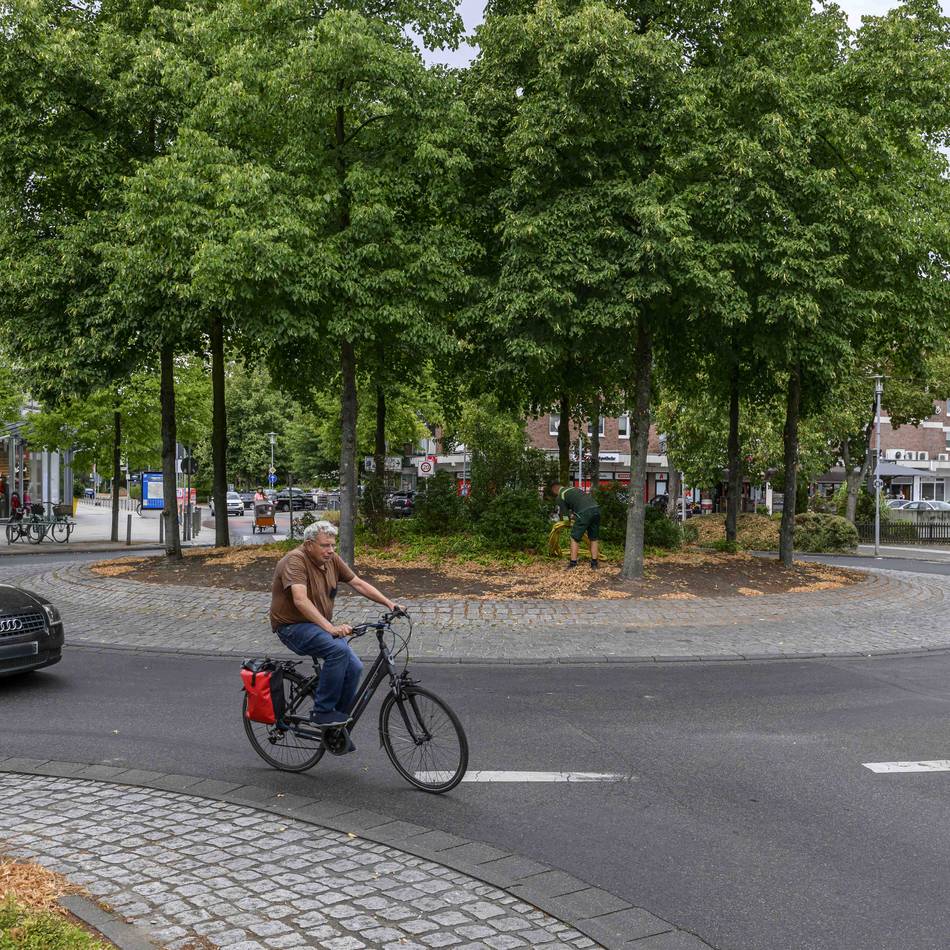 Umstrittene Einstufung als Unfallschwerpunkt: Kreisverkehr in Kaarst – „Ich habe da noch nie einen Unfall gesehen“