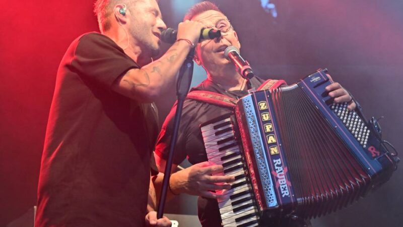 Open-Air bei Jüchen: Die Räuber verwandeln Schloss Dyck in eine Partyzone