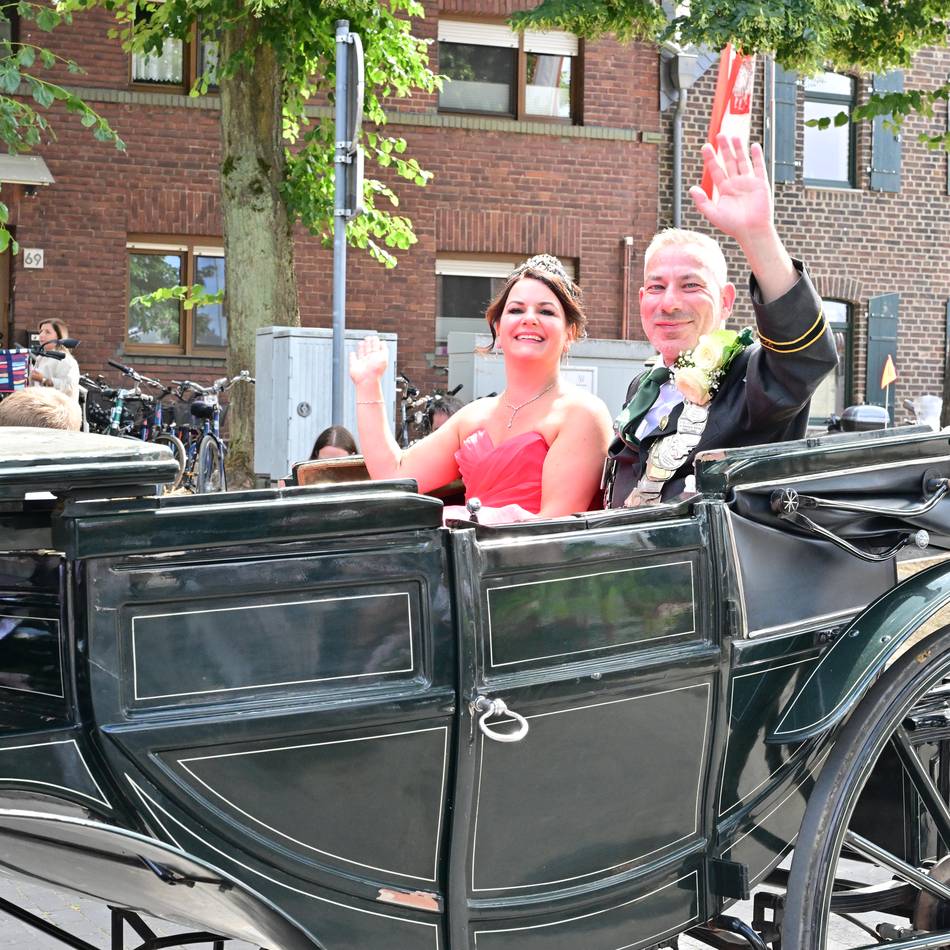 Schützenfest in der Zollfeste: Freudentränen, Rührung und Dankesgesten in Zons