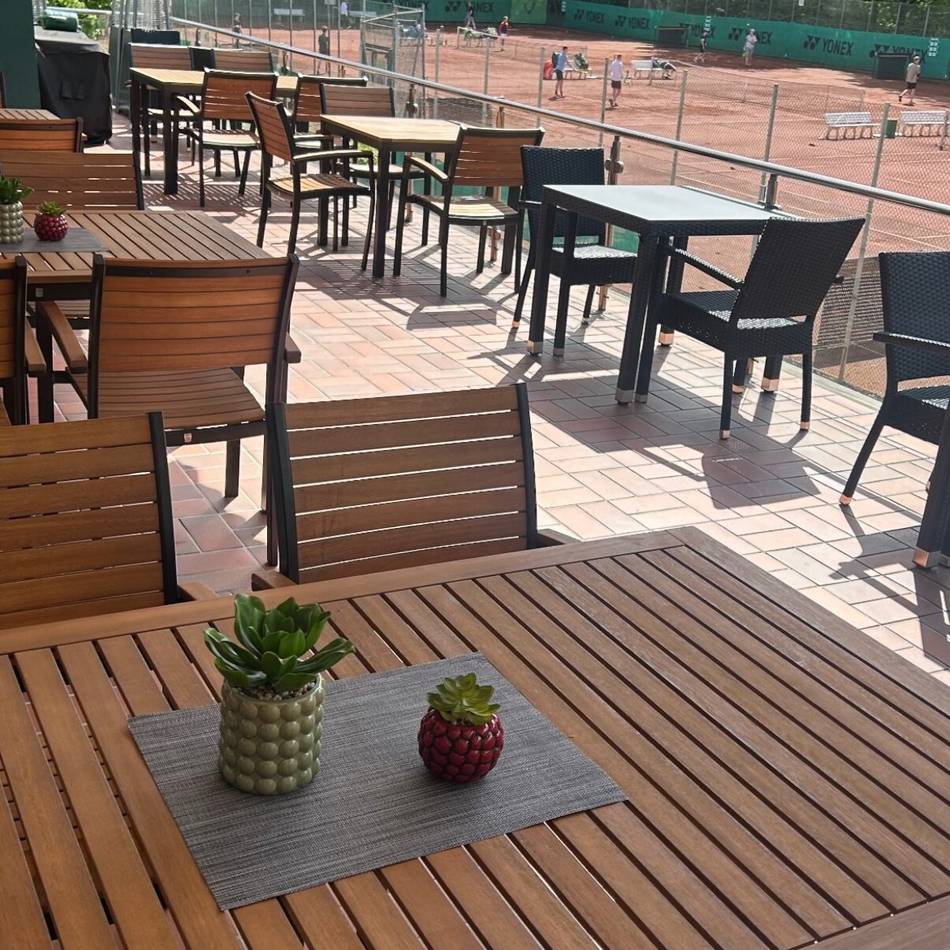 Was nach Tennis in der Sonne nicht fehlen darf : So sind die Neusser Club-Gastros im Sommer aufgestellt