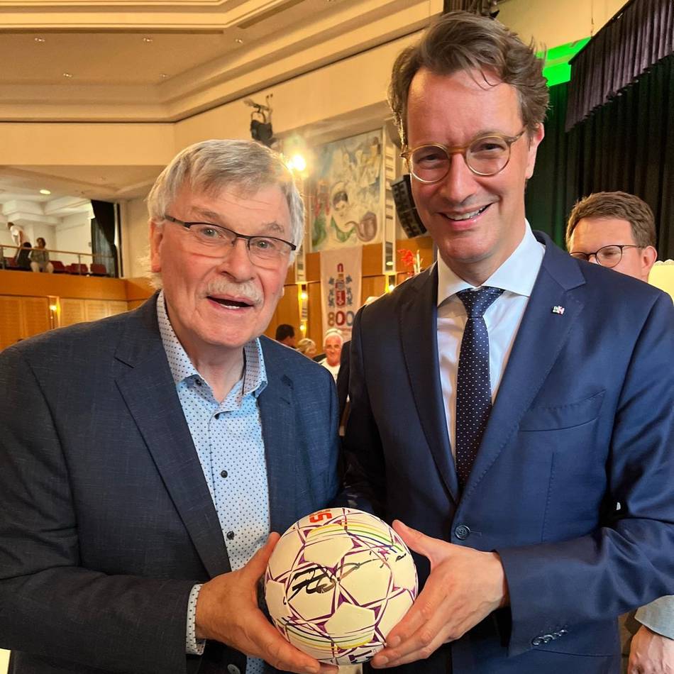 Empfang in Rees: Wüst trifft seinen früheren Handball-Schiedsrichter