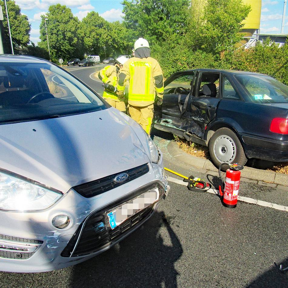 Unfall in Monheim: Rotlicht missachtet – zwei Senioren verletzt