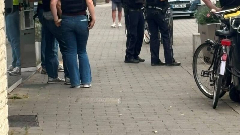 Emmerich : Razzia auf der Steinstraße – Das steckt dahinter