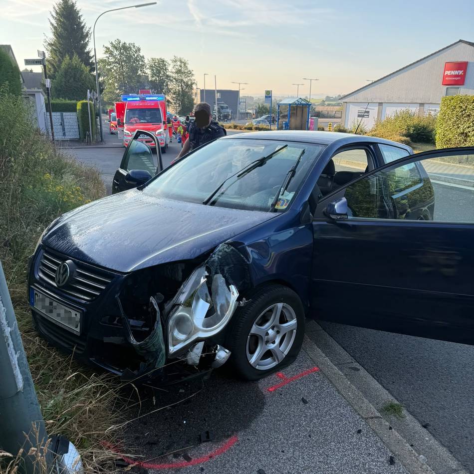 Hückeswagener Einsatzkräfte: Unfall und Brand – zwei Einsätze am Morgen für die Feuerwehr