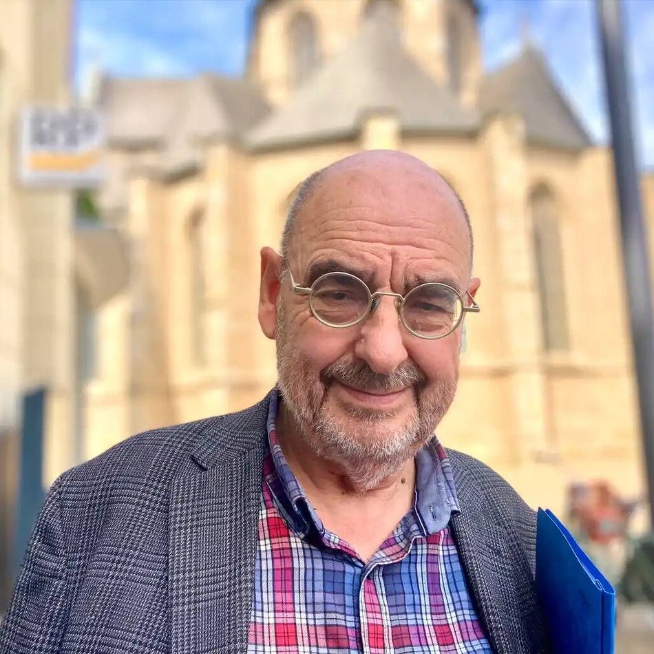 Senior macht Master in Oxford: „Mit therapeutischem Schreiben habe ich meinen Krebs besiegt“