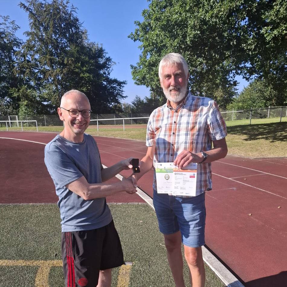 Sportabzeichen in Radevormwald: Lothar Freudenberg holt sein 40. Sportabzeichen – und auch das THG macht wieder mit