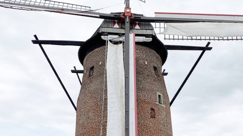 Denkmal an der A57: 450 Jahre alte Mühle mahlt noch immer Korn zu Mehl