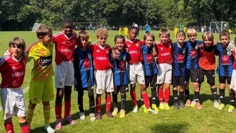 Turnier des Fußball-Nachwuchs: Internationaler Sparkassen-Cup begeistert in Meerbusch
