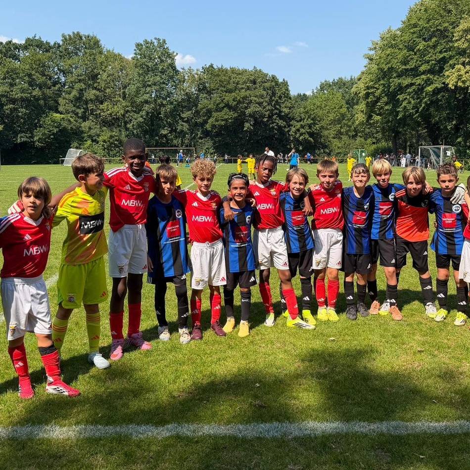 Turnier des Fußball-Nachwuchs: Internationaler Sparkassen-Cup begeistert in Meerbusch