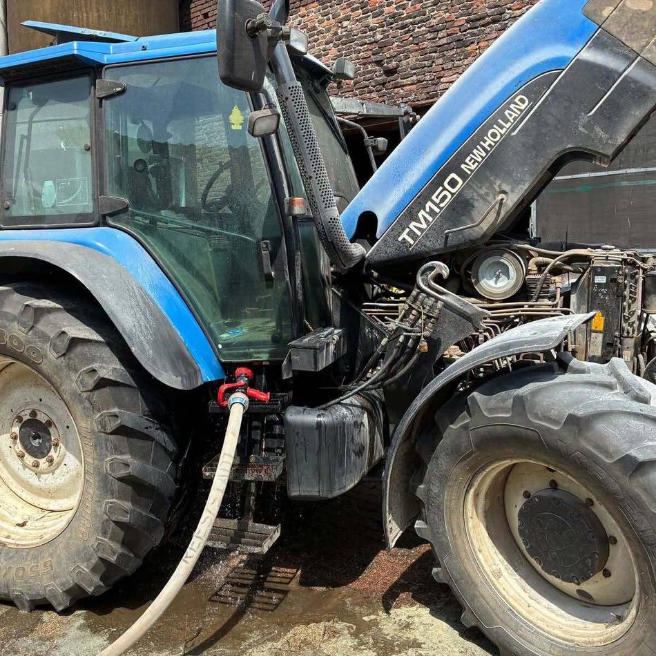 Trecker-Brand in Grietherbusch: Wegen Deichbaustelle: „Löschzug 6“ kommt zum Einsatz