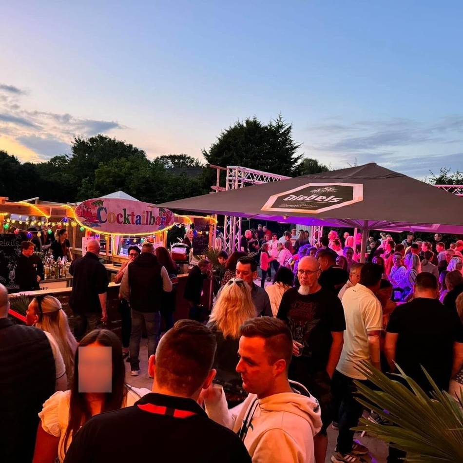 Freiwillige Feuerwehr in Grevenbroich: Beachparty und Blaulichtmeile am Wochenende