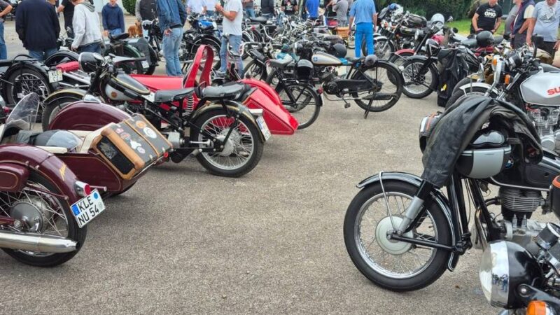 Auf dem Bresserberg: Treffen für Oldtimer auf zwei Rädern – Klassiker wie Puch sind auch dabei