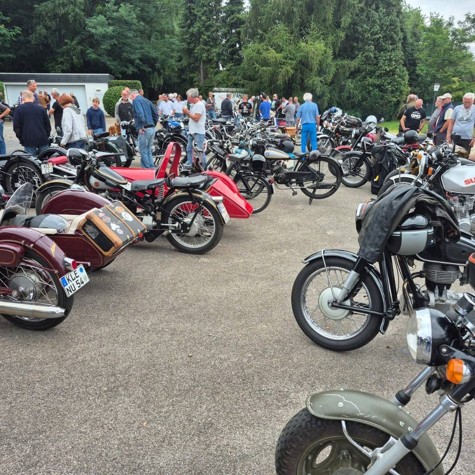 Auf dem Bresserberg: Treffen für Oldtimer auf zwei Rädern – Klassiker wie Puch sind auch dabei