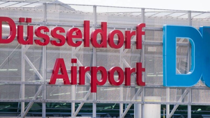 Flughafen Düsseldorf: Passagiere wegen Störung im „Skytrain“ gefangen