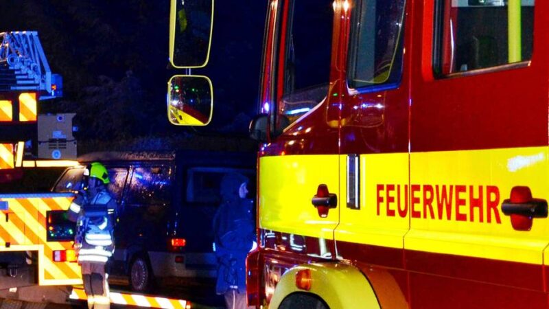 Feuer in Ratingen West: Mehrere Container in Ratingen in Brand gesetzt