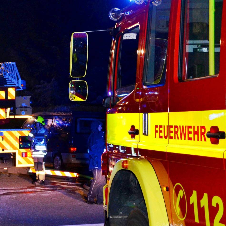 Feuer in Ratingen West: Mehrere Container in Ratingen in Brand gesetzt