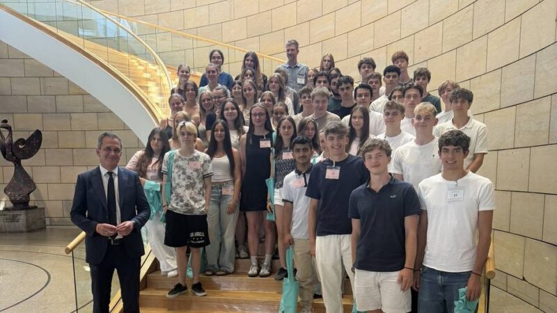 Theodor-Heuss-Gymnasium in Radevormwald: Jahrgang elf diskutiert lebhaft im Düsseldorfer Landtag