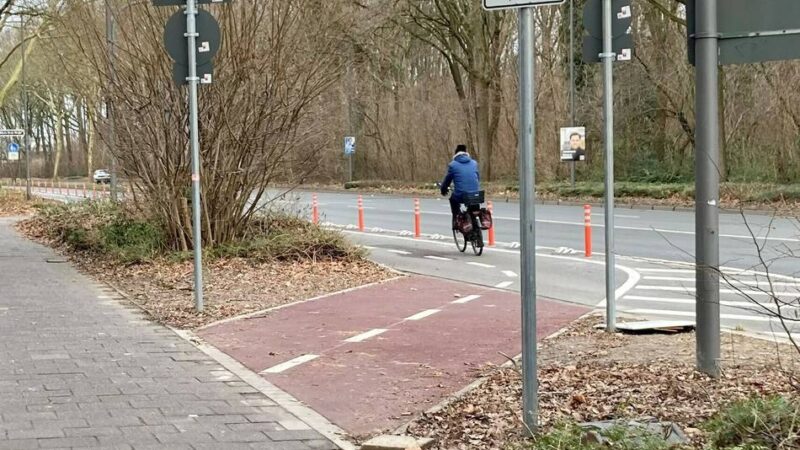 Mobilität in Düsseldorf: Bezirksvertretung will gefährliche Radweg-Kreuzung entschärfen