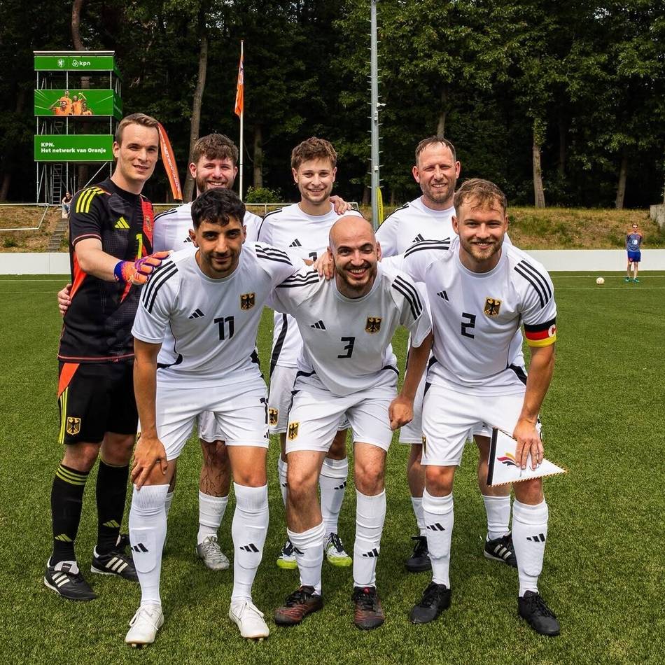 Traum von der Weltmeisterschaft: Justin Kuhlens Weg zum deutschen Nationalspieler