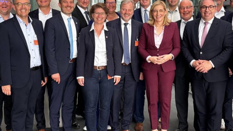 Kreis Kleve in Berlin: Bürgermeister fordern von Bundesregierung: Wer bestellt, bezahlt auch