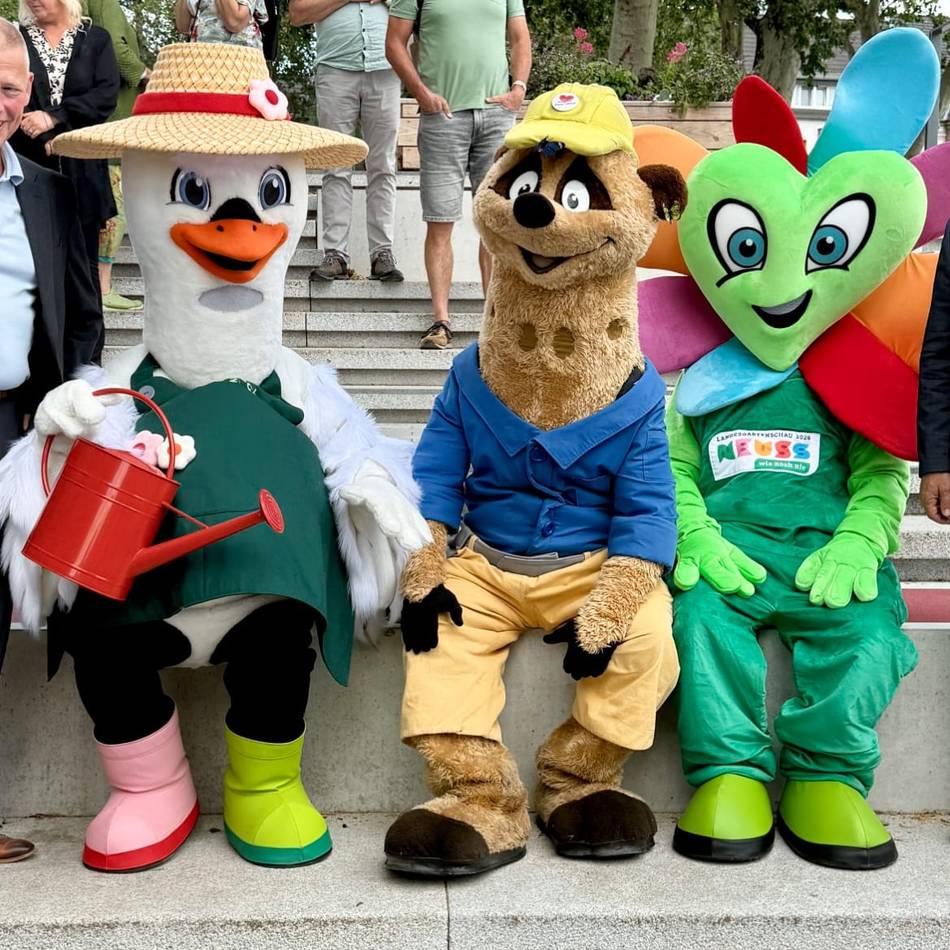Klever Delegation zu Gast: Maskottchen-Konferenz in Neuss – Swantje trifft Kalli und Flori