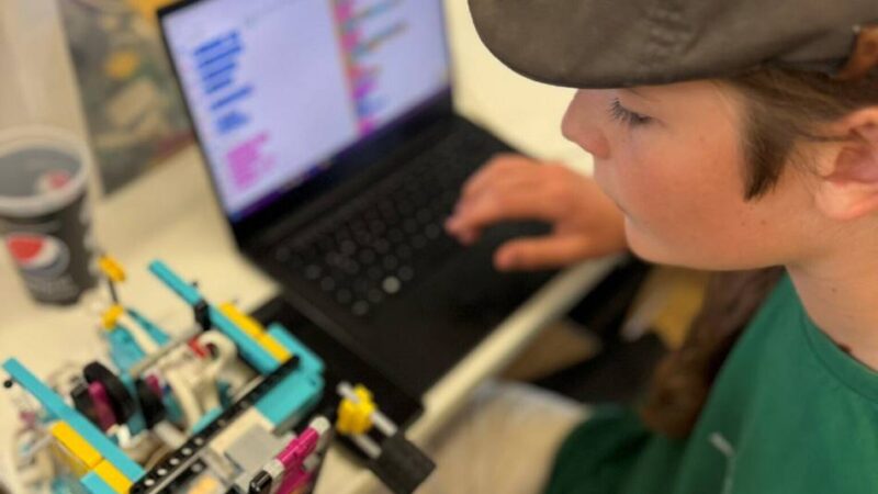 Robocom in Gelsenkirchen: Xantener Schüler holen Vize-Titel bei Roboterwettbewerb