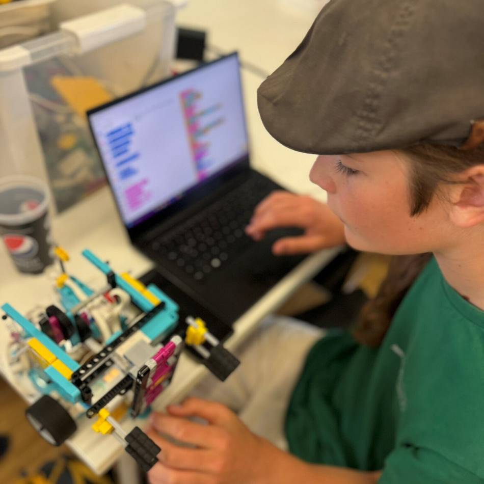 Robocom in Gelsenkirchen: Xantener Schüler holen Vize-Titel bei Roboterwettbewerb
