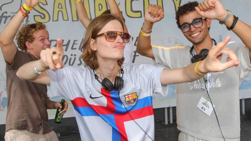 Party-Premiere in Düsseldorf: „SandyHillChill“ auf der Rheinkirmes – fast so schön wie in Zandvoort am Strand