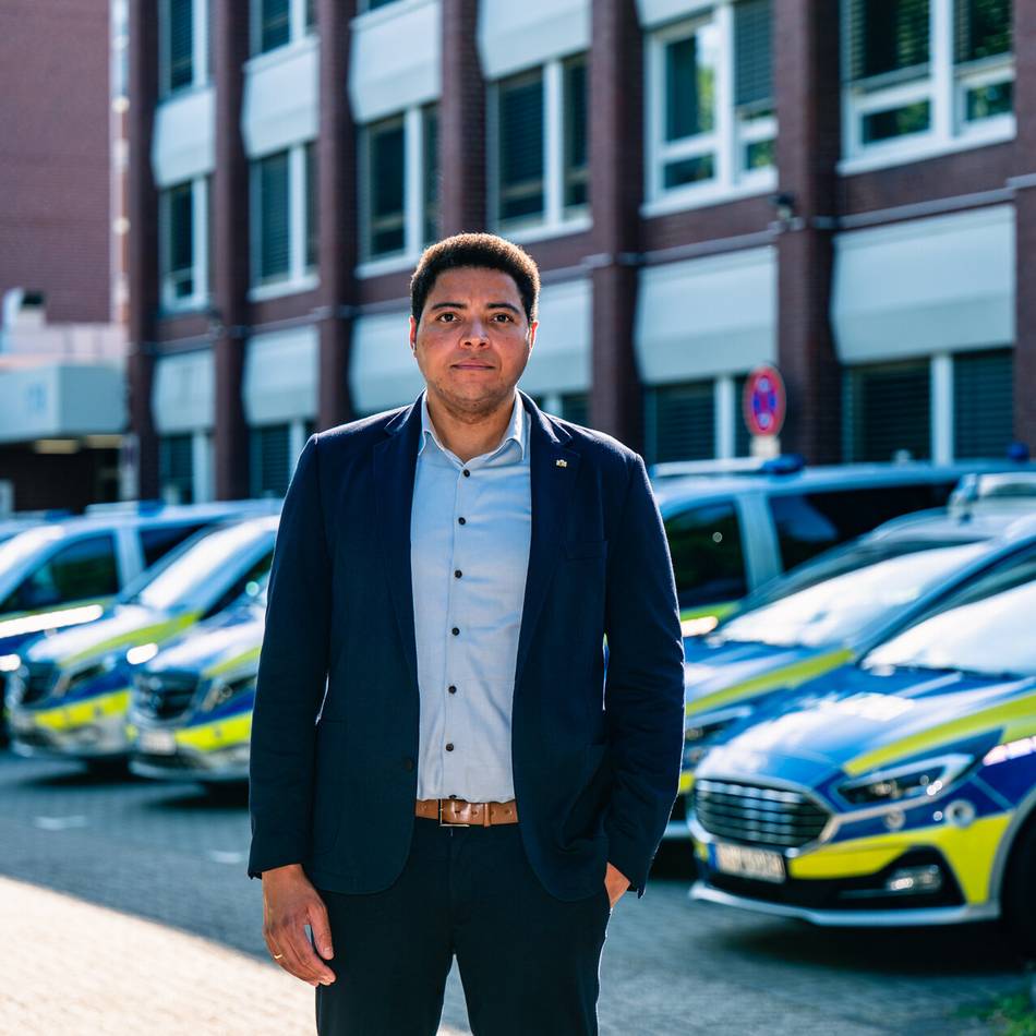 Debatte um Polizeiausrüstung in Neuss: SPD fordert Taser für Kreispolizei Neuss
