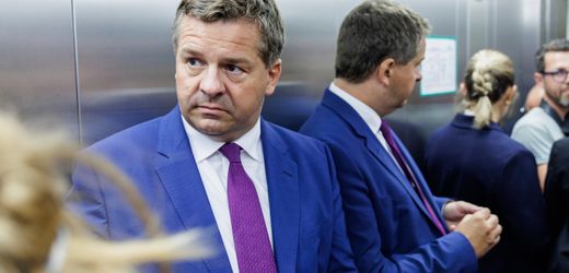 Sachsen-Anhalt: CDU-Kandidat Sven Schulze, zwei Wahlplakate und ein Fauxpas