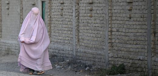 Afghanistan: Mehr als die Hälfte der Frauen verlässt ihr Zuhause laut UN-Bericht kaum noch
