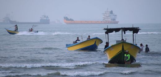Iran/Straße von Hormus: US-Militär greift Frachtschiff mit Raketen an