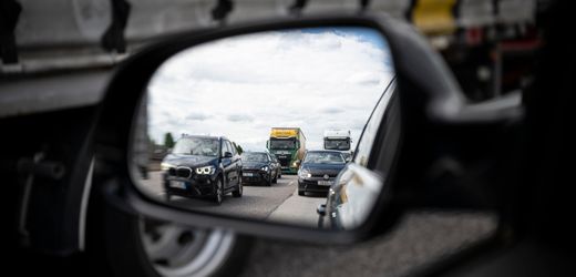 Niedrigwasser: Baden-Württemberg will Lkw-Sonntagsfahrverbot auch aussetzen