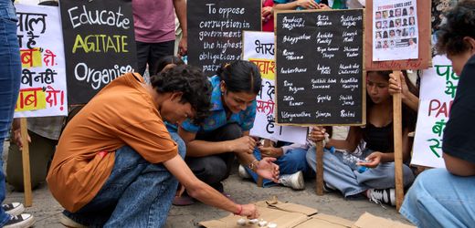Indien: Wie Modi die »Kakerlaken-Bewegung« mit Nachhilfe und KI-Kursen besänftigen will