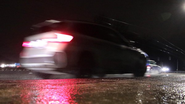 Trotz Hubschraubereinsatz: Fahrer unauffindbar nach Verfolgungsfahrt in Mettmann