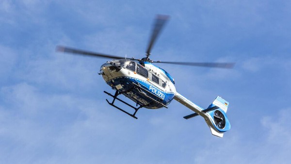Polizei sucht in Velbert vergeblich mit Hubschrauber nach gemeldetem Brand