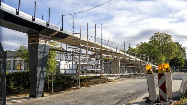 Auf der Baustelle: So weit ist Velberts neue Fahrradbrücke