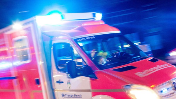Betrunkener greift nach dem Weinfest in Velbert Rettungsdienst-Mitarbeiter an
